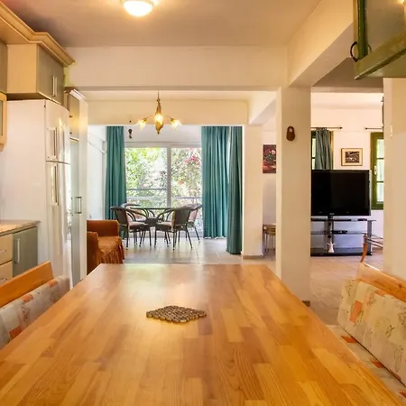 Vacation W Garden 10 Min To Sea In Villa *