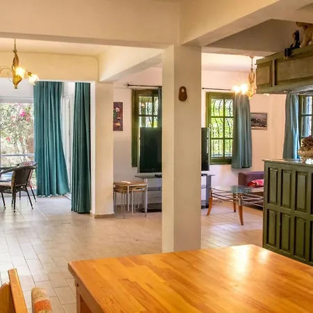 Villa Vacation W Garden 10 Min To Sea In *