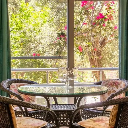 Vacation W Garden 10 Min To Sea In Villa Kusadası